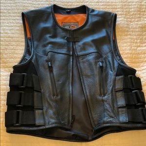 💯 Leather vest NWOT